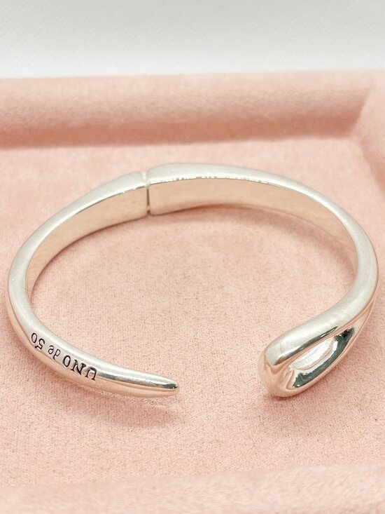 UNO de 50 Jewelry - UNO de 50 Silver Hinged Cuff Bracelet